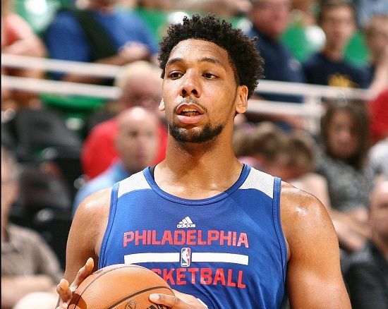 牢牢控制在 牢牢控制在